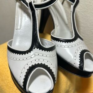 Worn 1x VIA SPIGA Platform Heels T-Strap Spectator Strappy 6 M ITALY Brogue